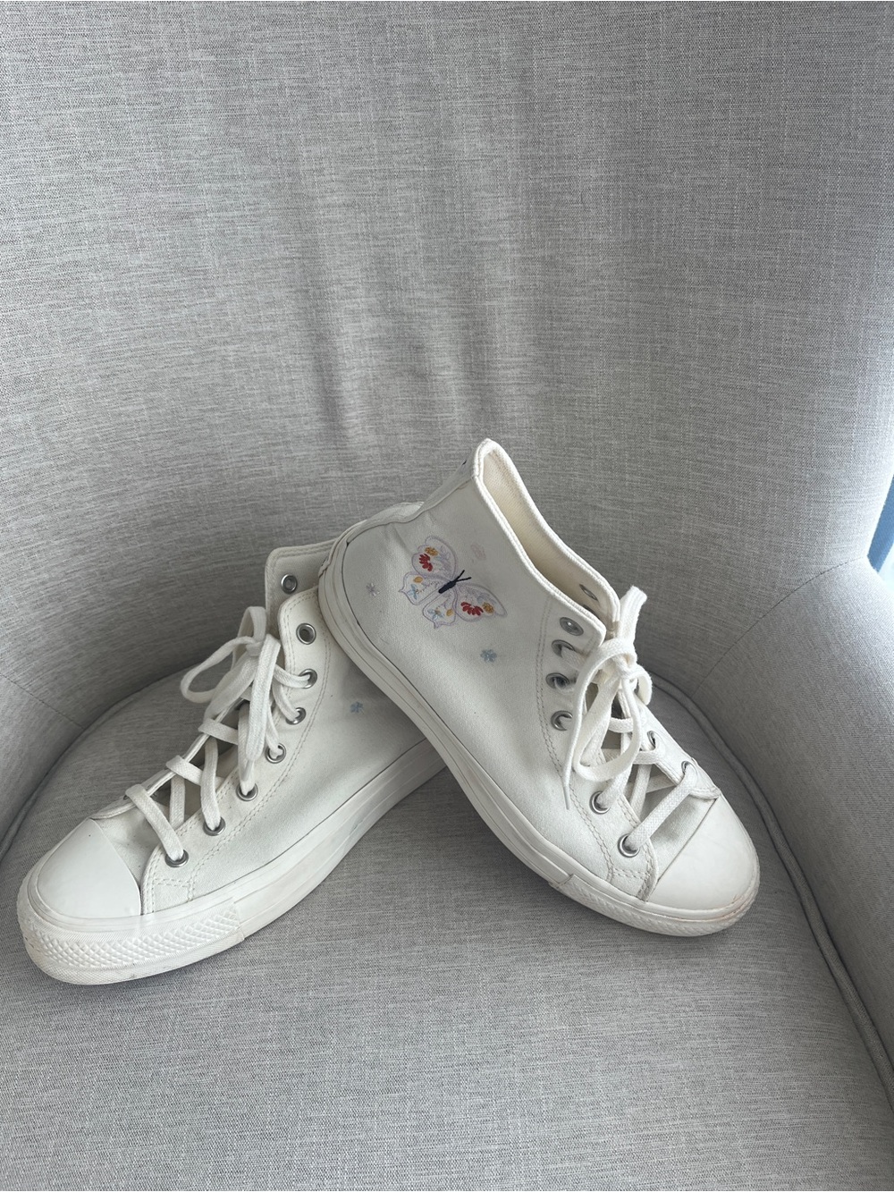 Women’s Converse Chuck Taylor All Star Butterflies Hightop Sneaker Shoes Size 10